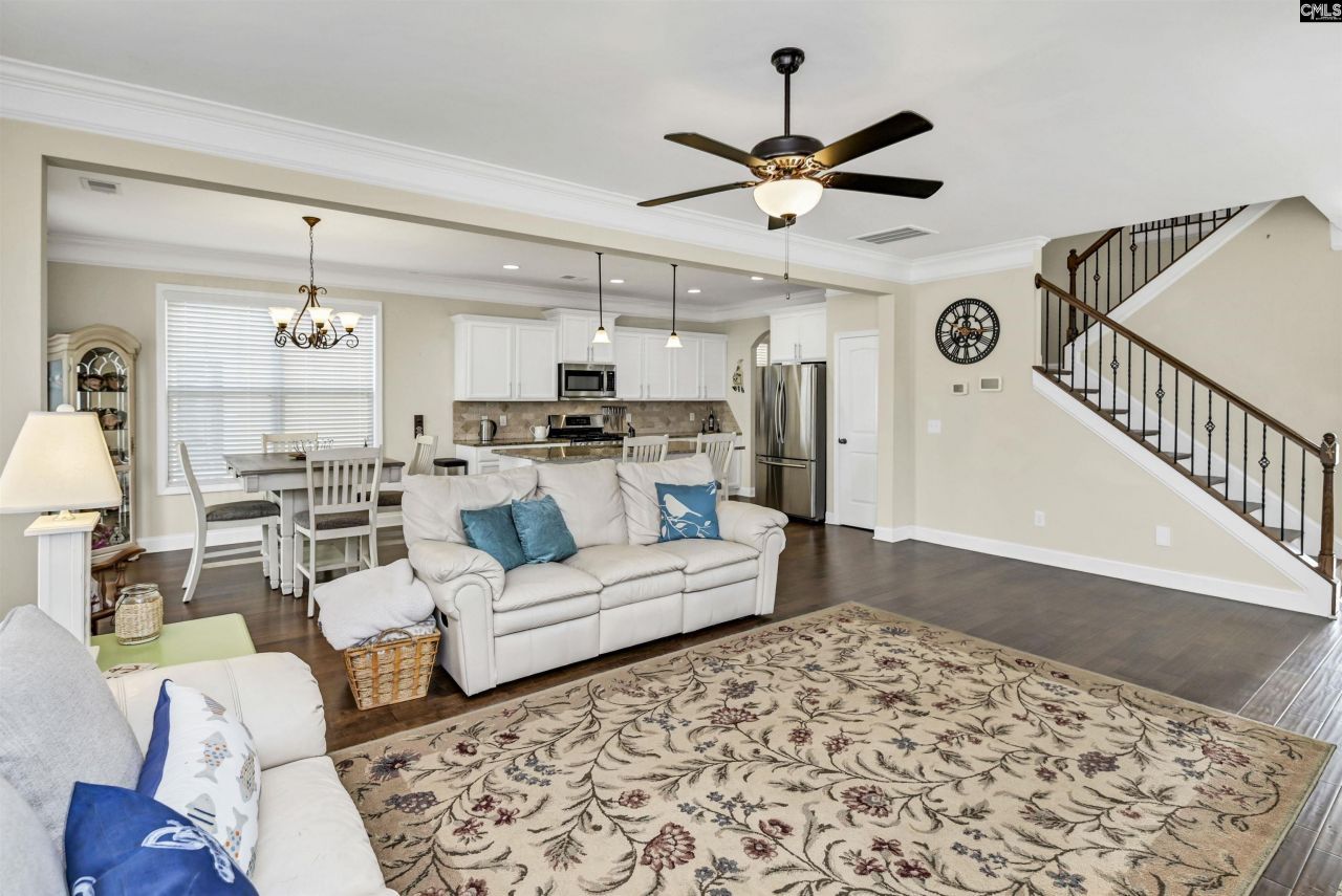 637 Pinnacle Way  Photo 16