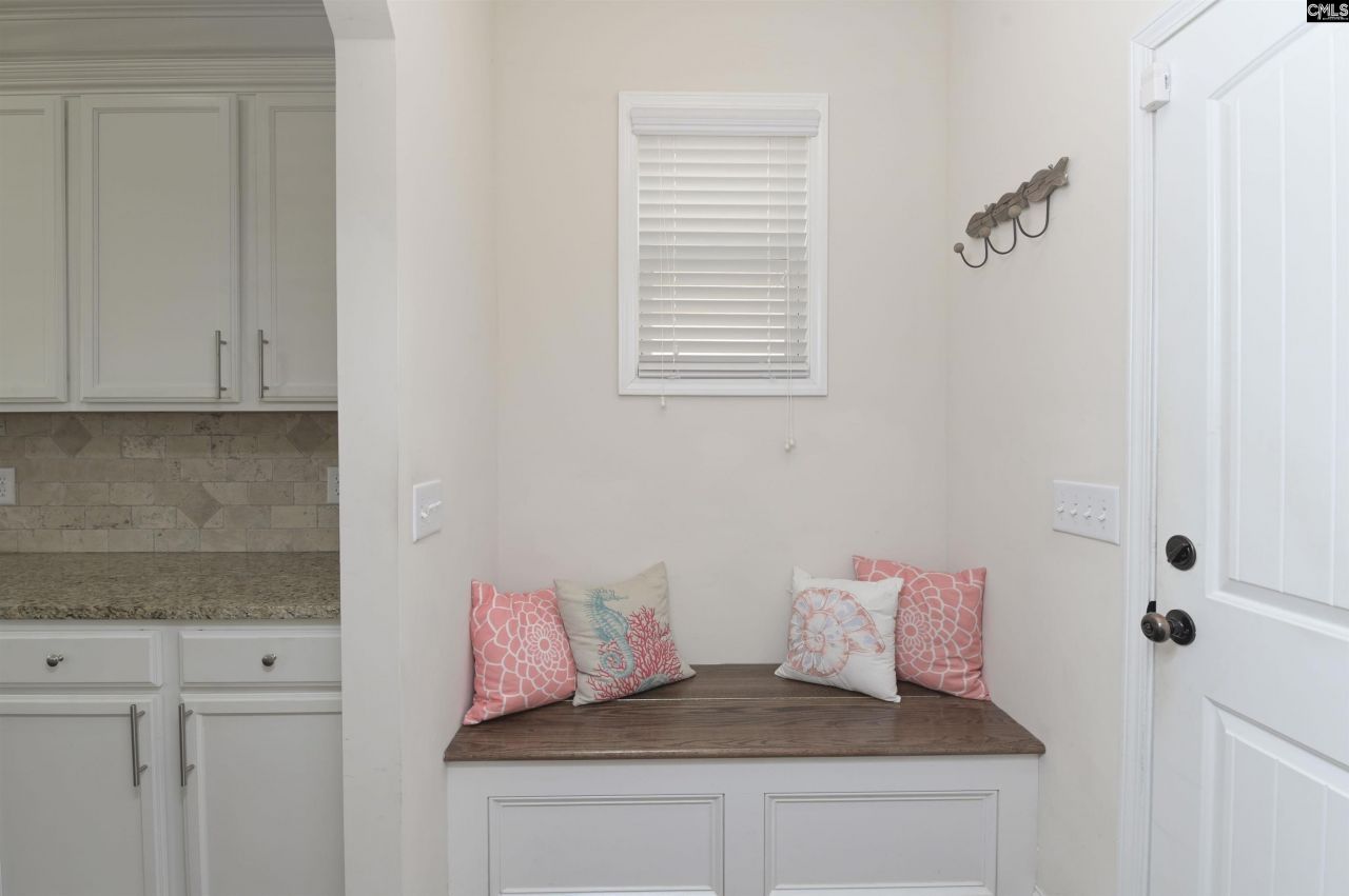 637 Pinnacle Way  Photo 21