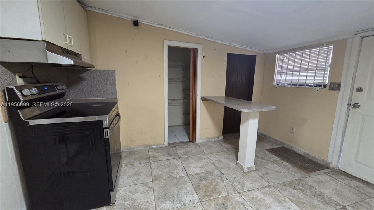 2764 NW 31st St, Miami, FL 33142 Photo