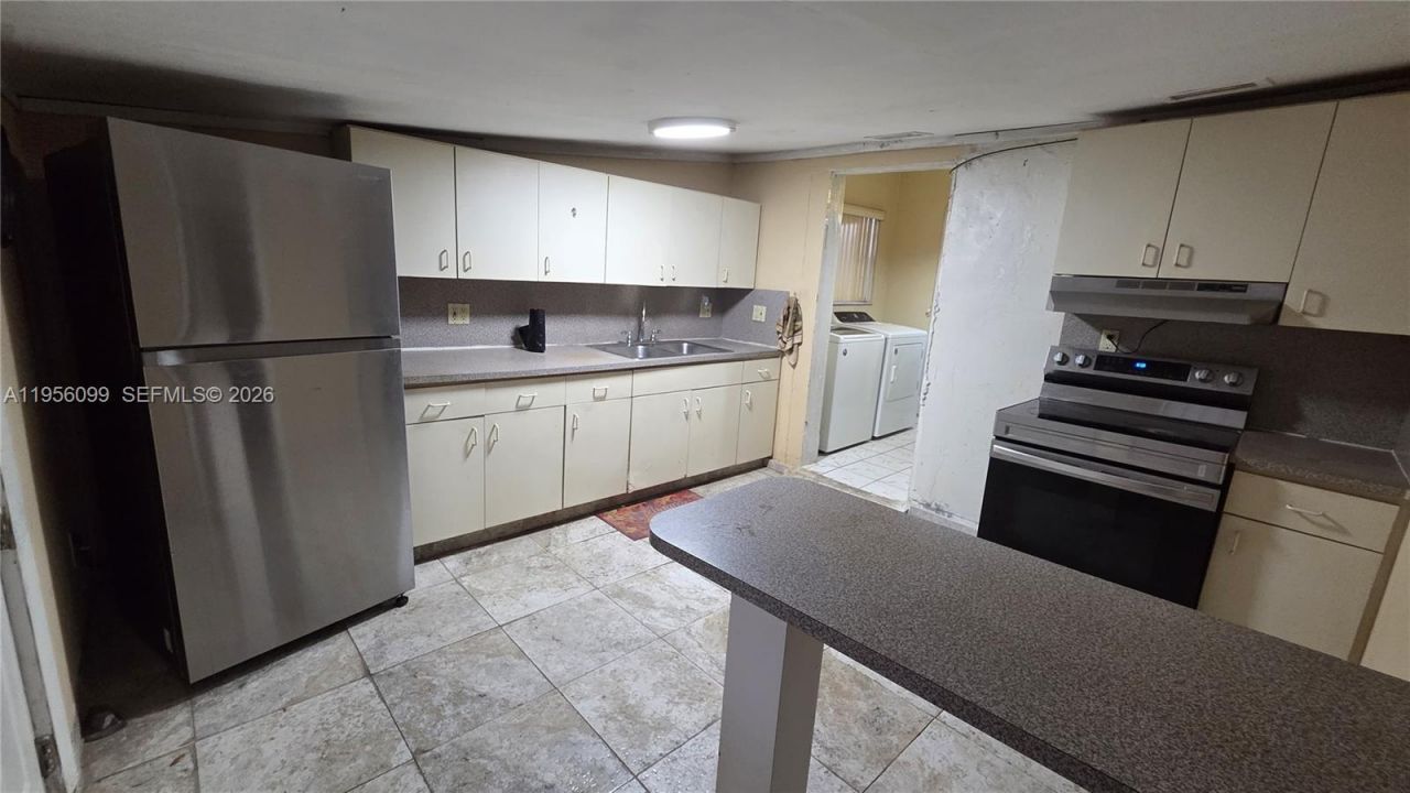 2764 NW 31st St, Miami, FL 33142 Photo