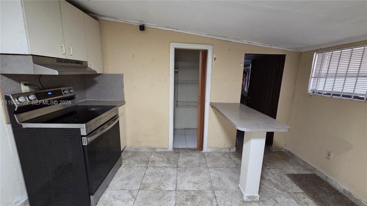 2764 NW 31st St, Miami, FL 33142 Photo