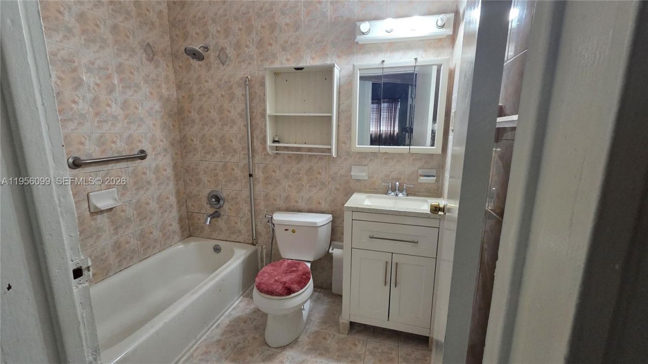 2764 NW 31st St, Miami, FL 33142 Photo