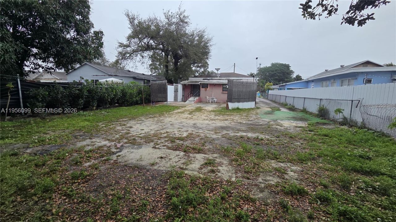 2764 NW 31st St, Miami, FL 33142 Photo