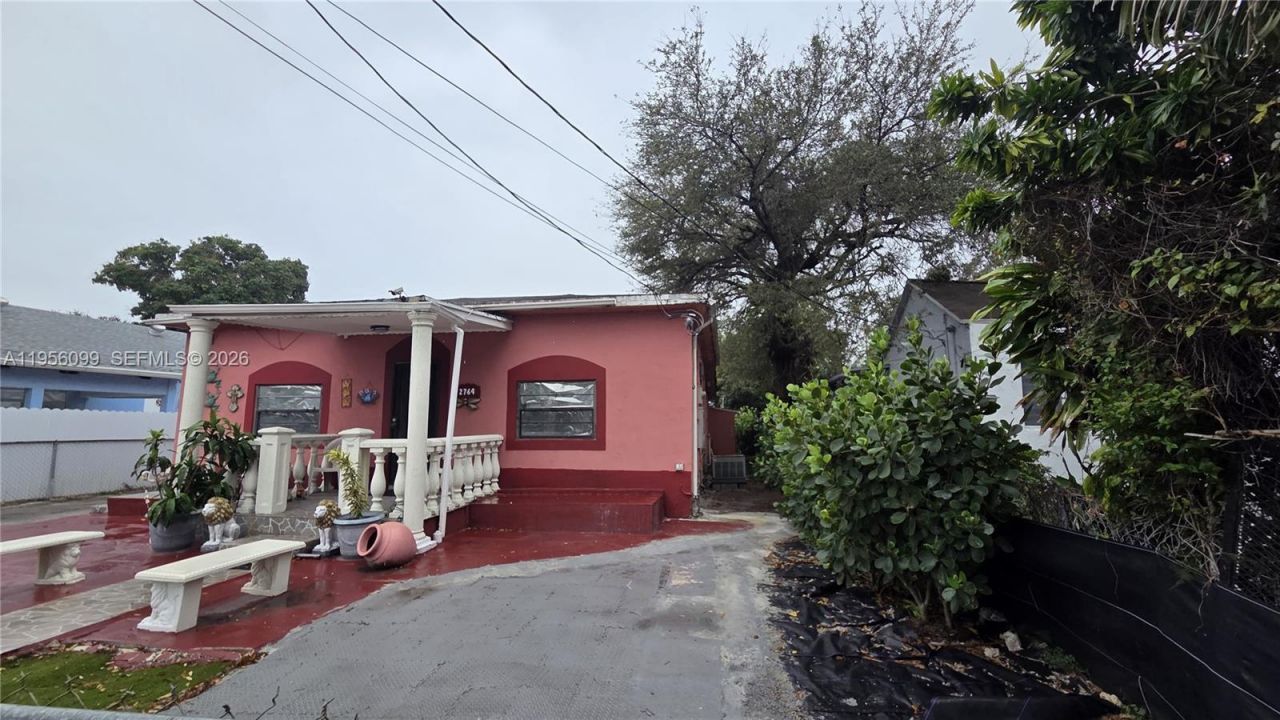 2764 NW 31st St, Miami, FL 33142 Photo