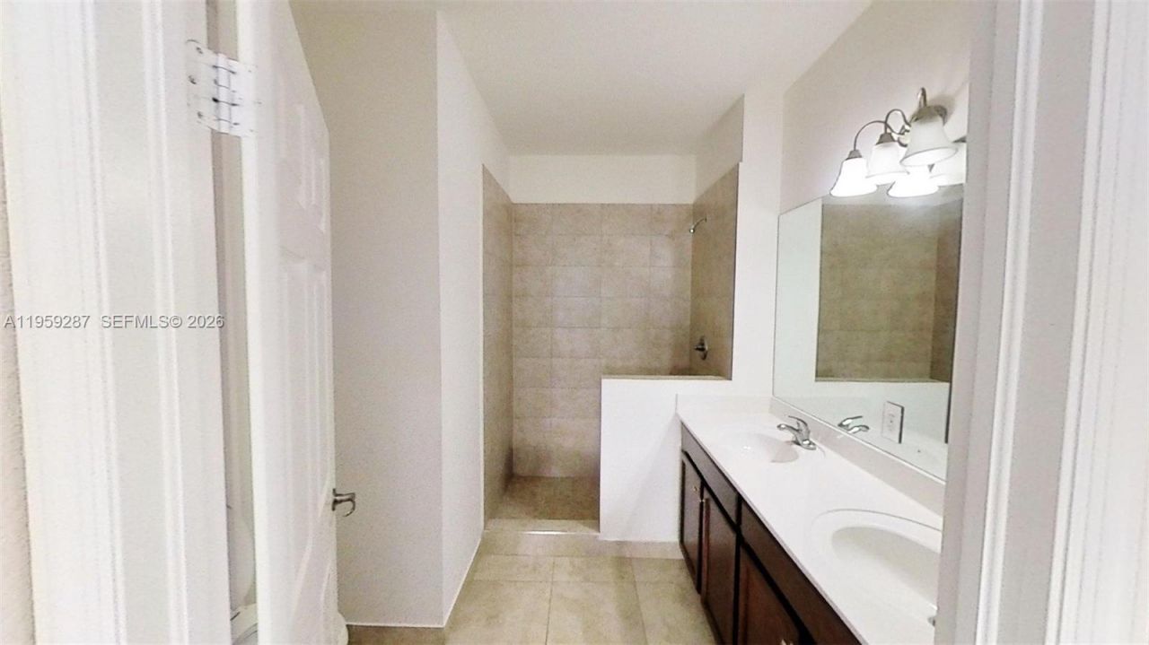 230 NW 109th Ave, Unit 103, Miami, FL 33172 Photo