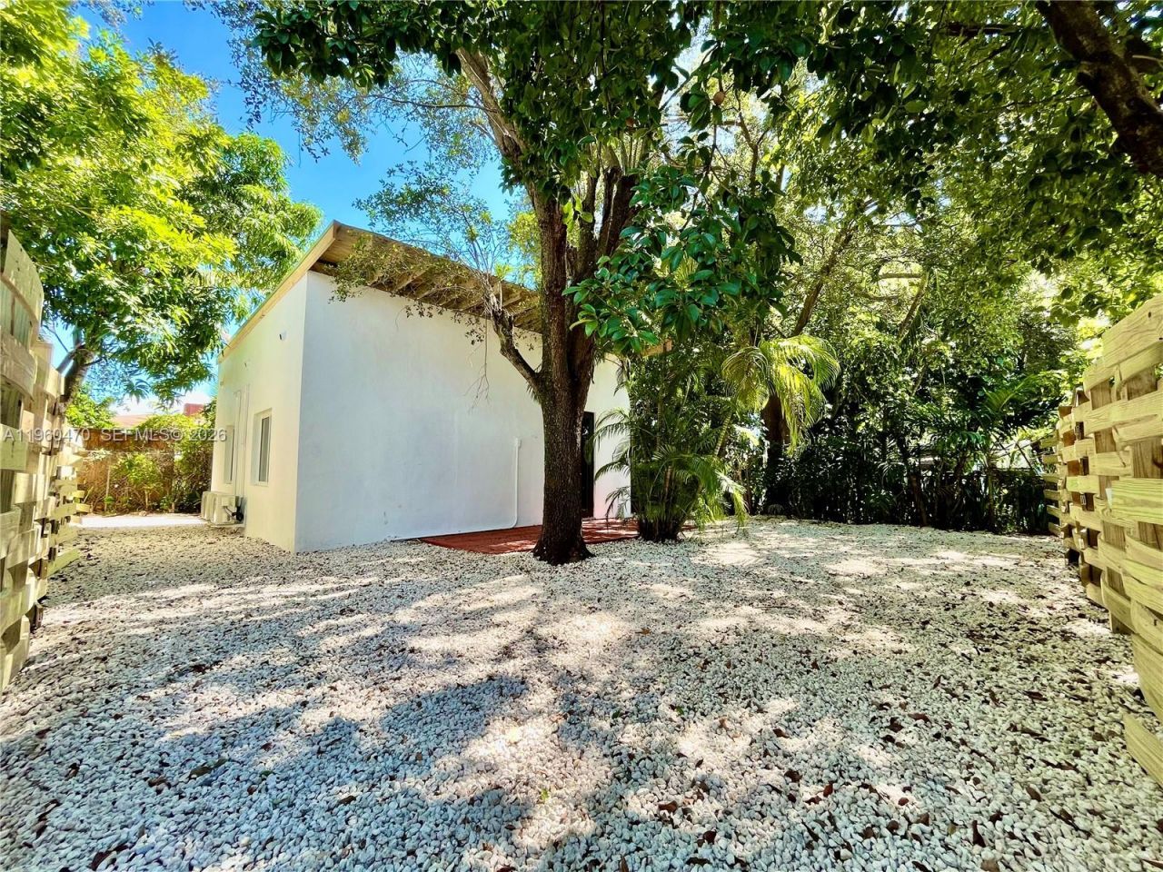 6241 NW Miami Pl, Miami, FL 33150 Photo