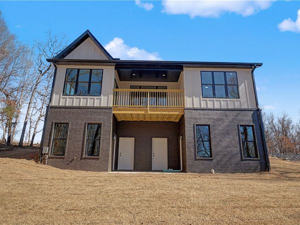 2453 N Double Springs Road, Fayetteville, AR 72704