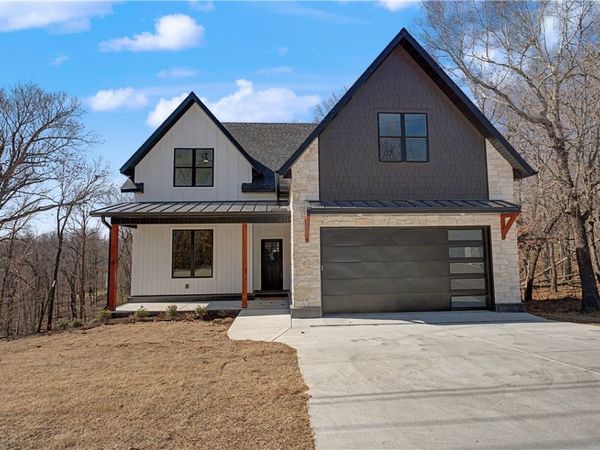 2453 N Double Springs Road, Fayetteville, AR 72704