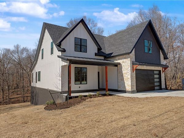 2453 N Double Springs Road, Fayetteville, AR 72704