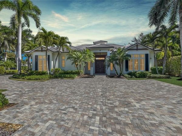 2250 Crayton RD, NAPLES, FL 34103