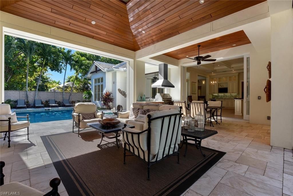 2250 Crayton Rd, Naples, FL 34103 Photo