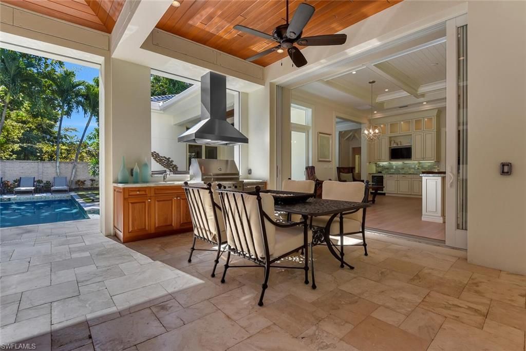 2250 Crayton Rd, Naples, FL 34103 Photo