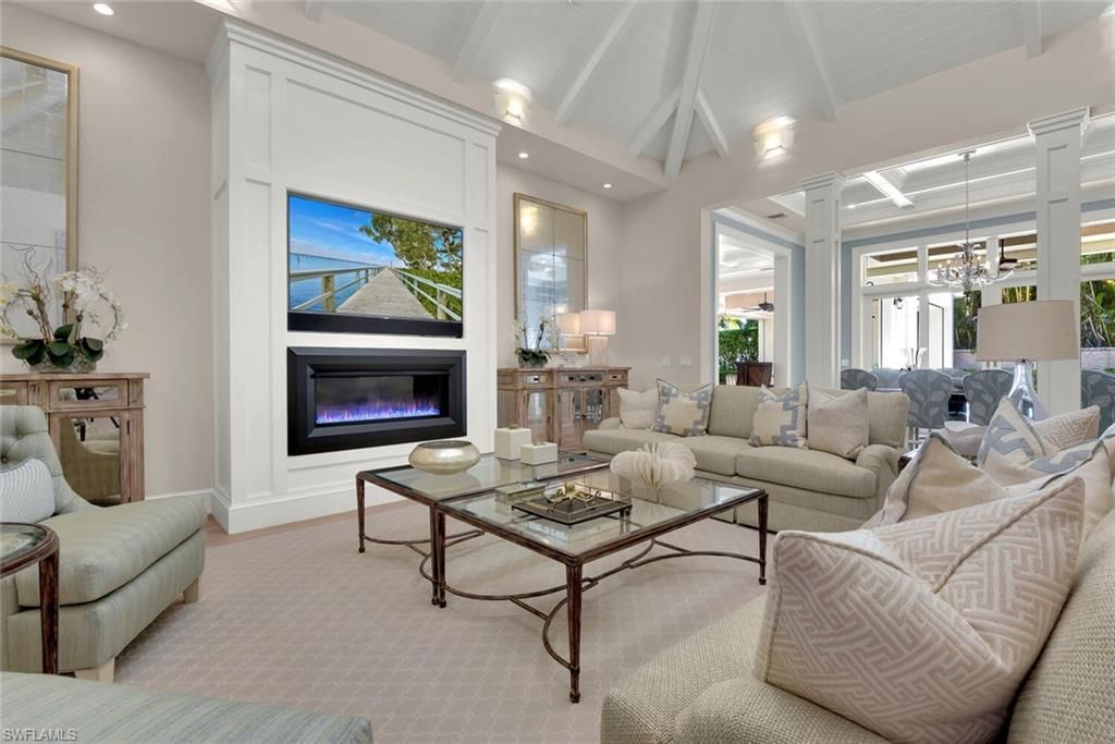 2250 Crayton Rd, Naples, FL 34103 Photo