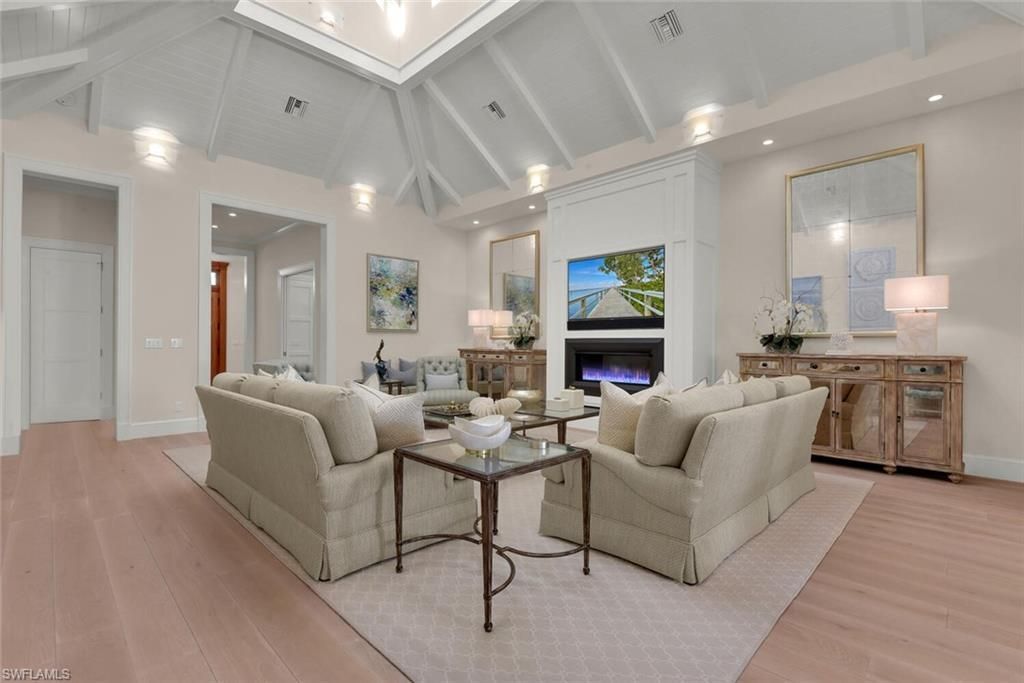 2250 Crayton Rd, Naples, FL 34103 Photo