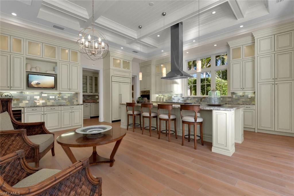 2250 Crayton Rd, Naples, FL 34103 Photo