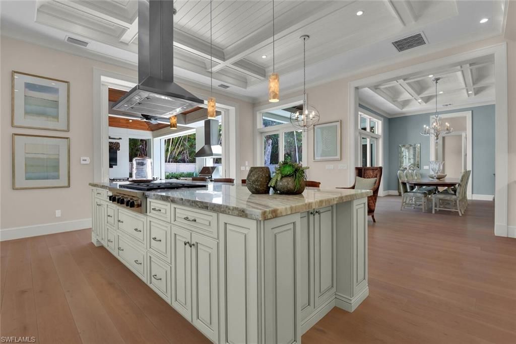 2250 Crayton Rd, Naples, FL 34103 Photo