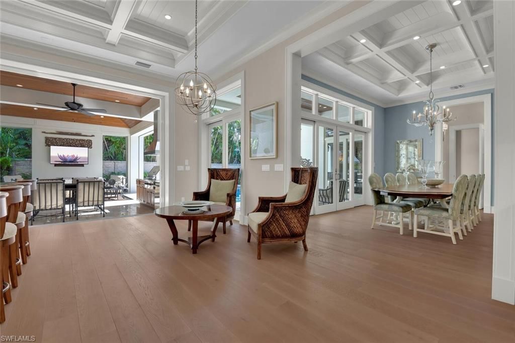 2250 Crayton Rd, Naples, FL 34103 Photo