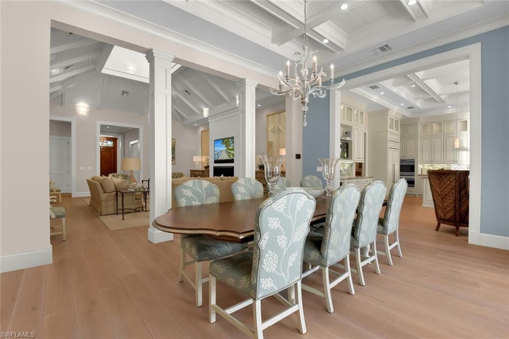 2250 Crayton Rd, Naples, FL 34103 Photo