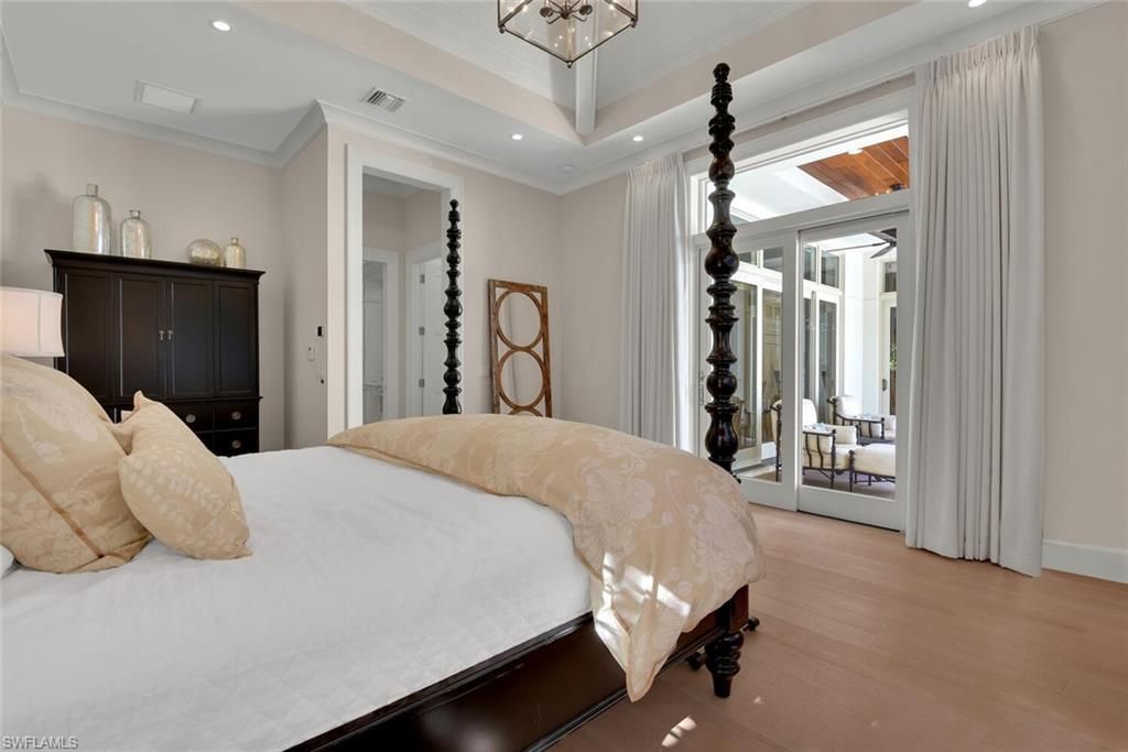 2250 Crayton Rd, Naples, FL 34103 Photo