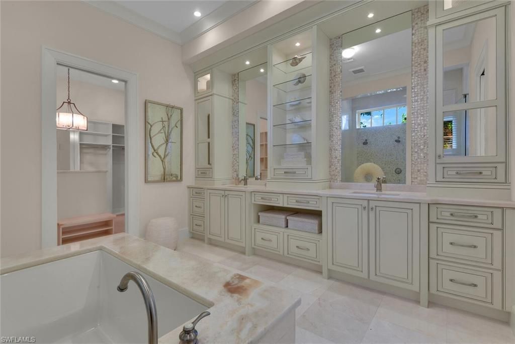 2250 Crayton Rd, Naples, FL 34103 Photo