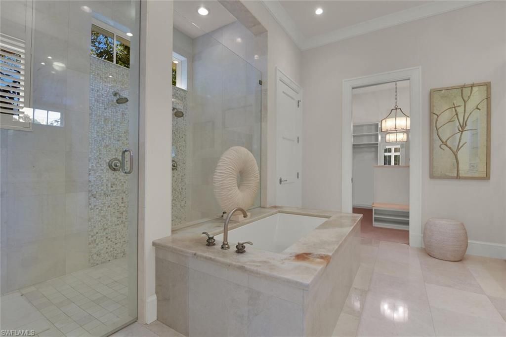 2250 Crayton Rd, Naples, FL 34103 Photo