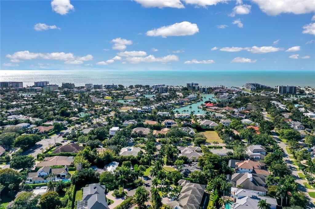 2250 Crayton Rd, Naples, FL 34103 Photo