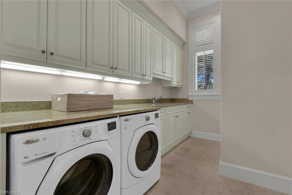 2250 Crayton Rd, Naples, FL 34103 Photo