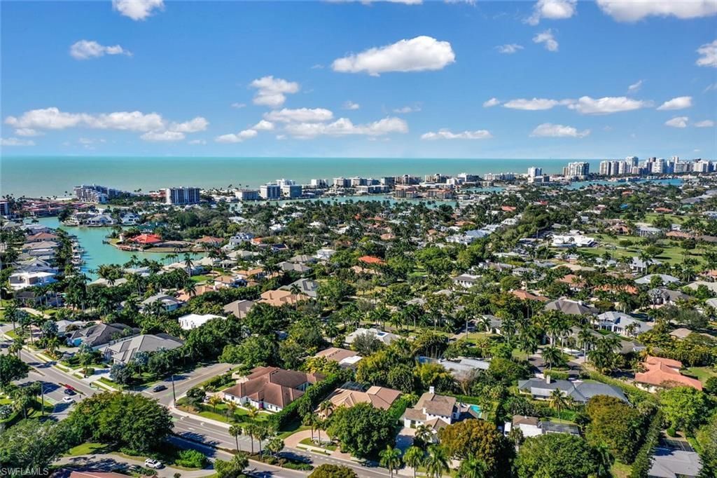 2250 Crayton Rd, Naples, FL 34103 Photo