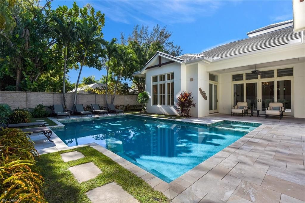 2250 Crayton Rd, Naples, FL 34103 Photo