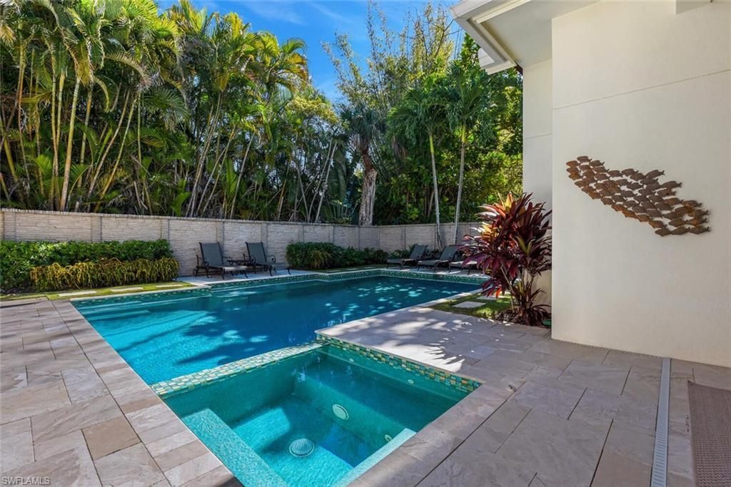 2250 Crayton Rd, Naples, FL 34103 Photo