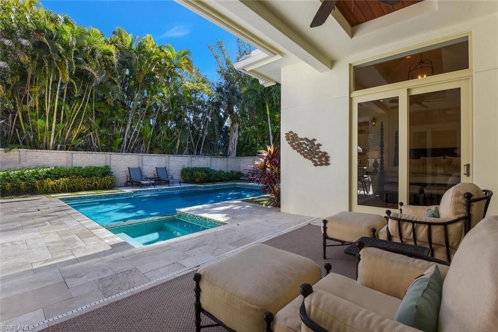 2250 Crayton Rd, Naples, FL 34103 Photo