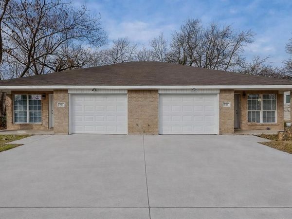 921 Cody Court, River Oaks, TX 76114