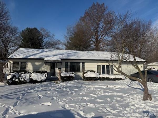 1637 N 16th Street , Swansea, IL 62226