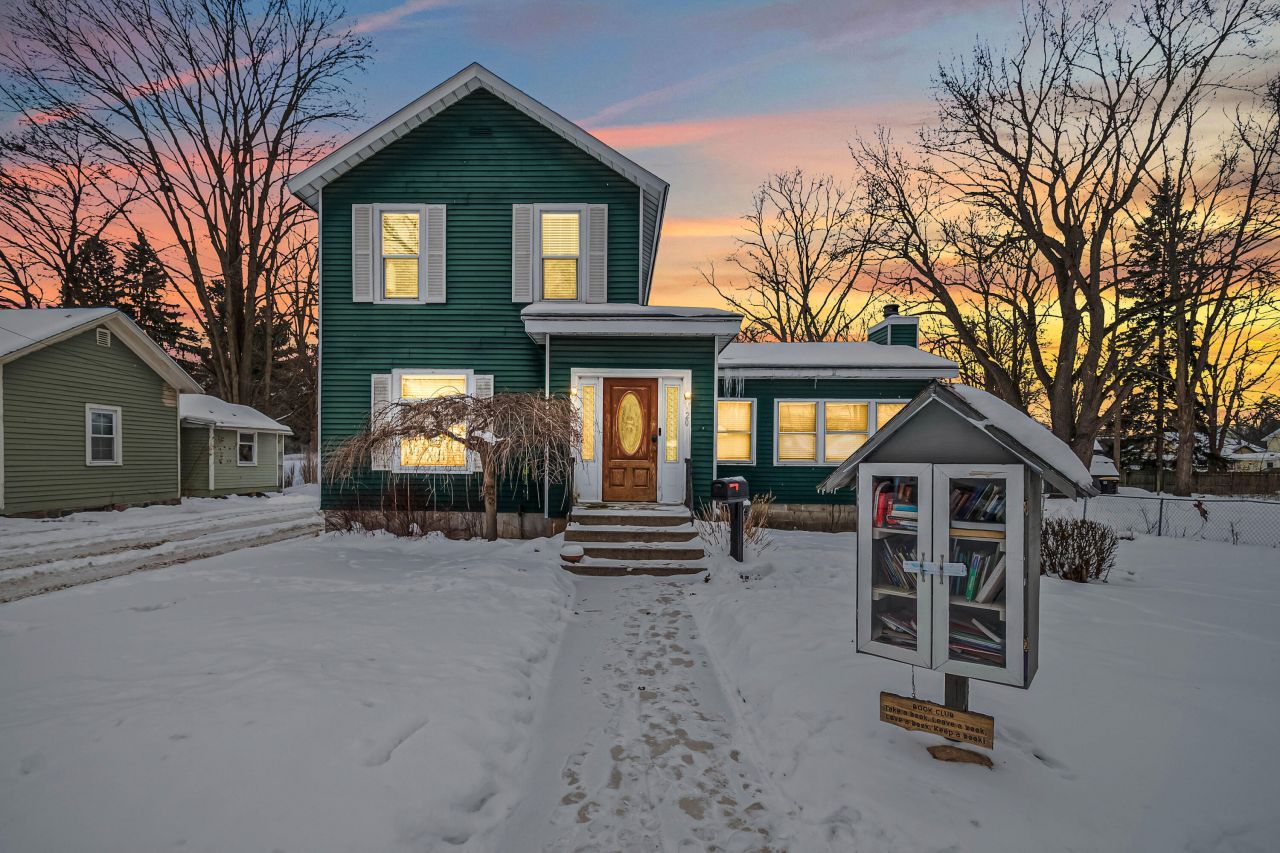 20 S West Street, Hillsdale, MI 49242 Main Photo