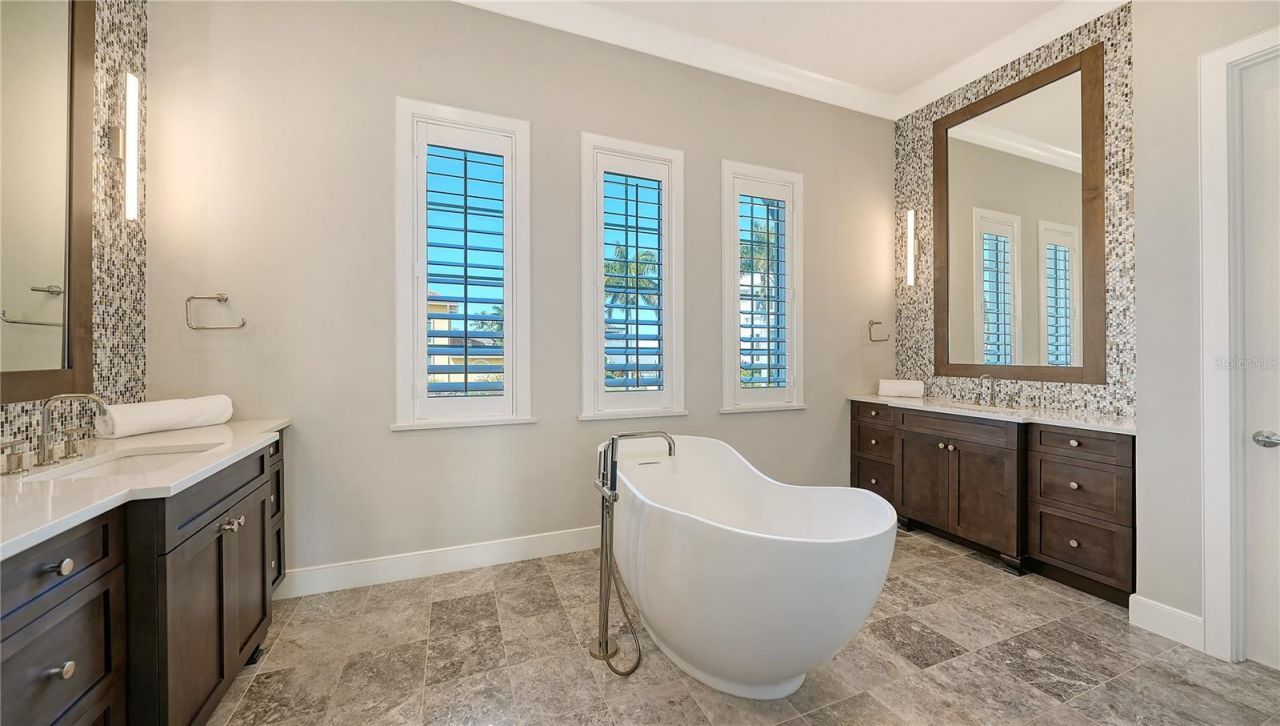 590 Birdie Lane, Longboat Key, FL 34228 Photo