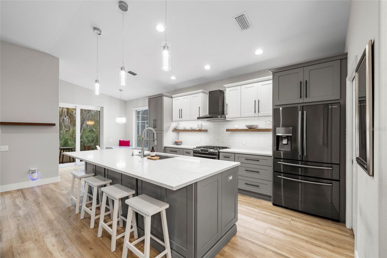 8322 Whispering Woods Court, Bradenton, FL 34202 Photo