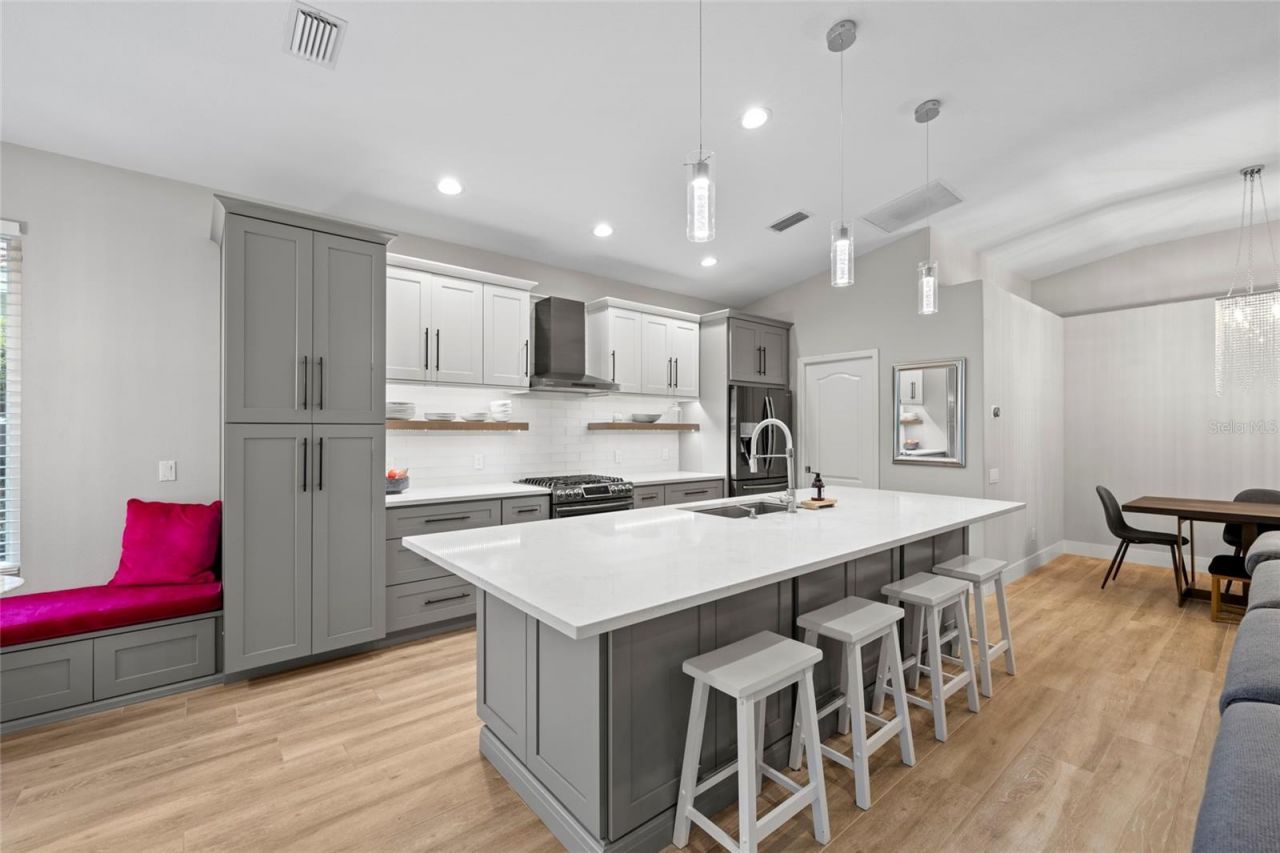 8322 Whispering Woods Court, Bradenton, FL 34202 Photo