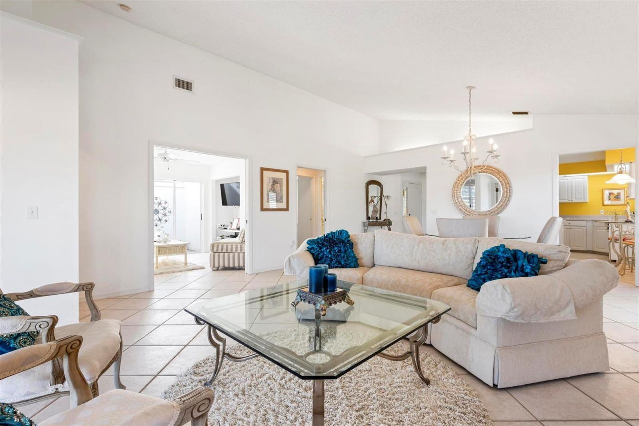 732 Brightside Crescent Drive, Unit 17, Venice, FL 34293 Photo