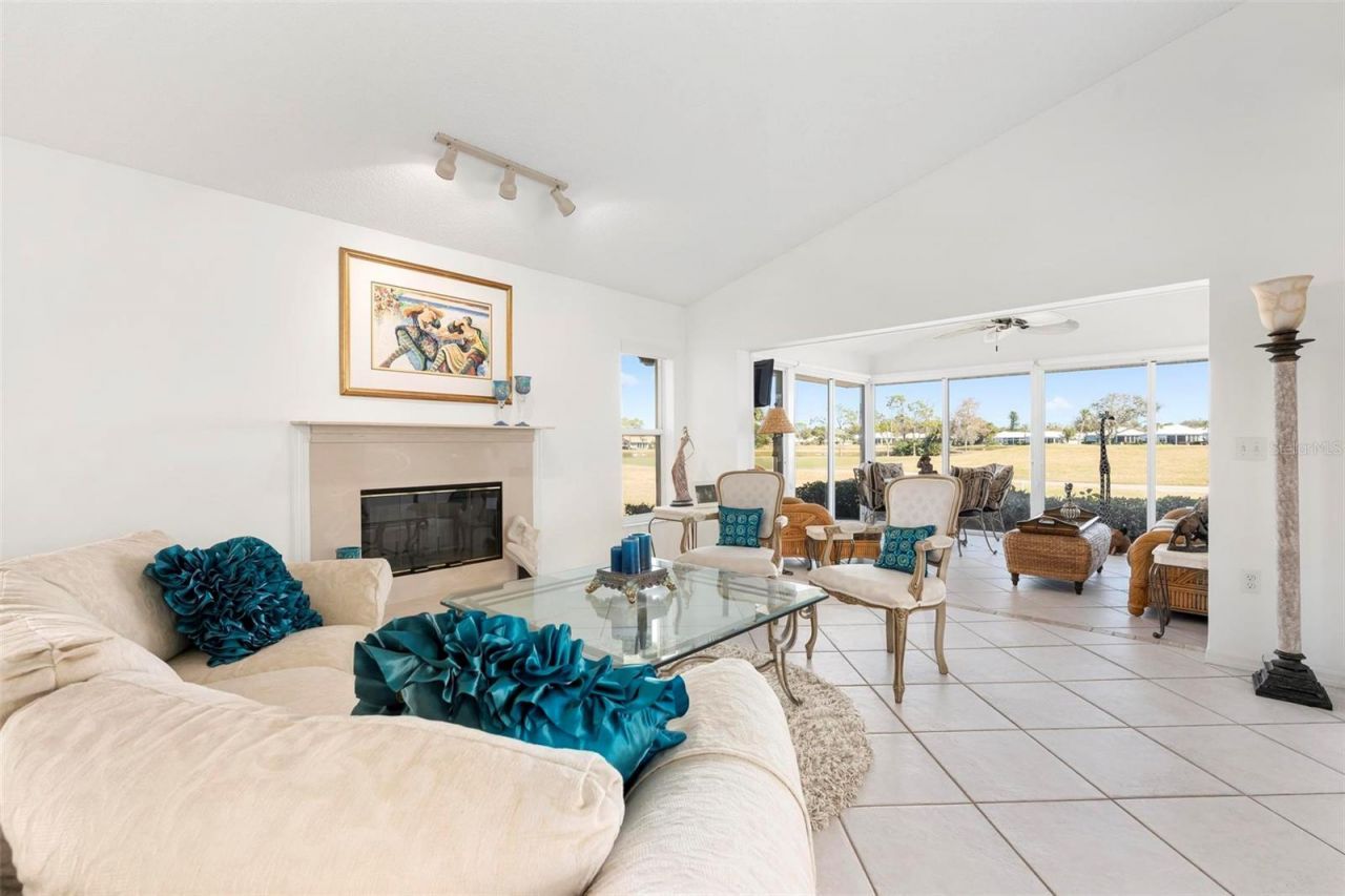 732 Brightside Crescent Drive, Unit 17, Venice, FL 34293 Photo