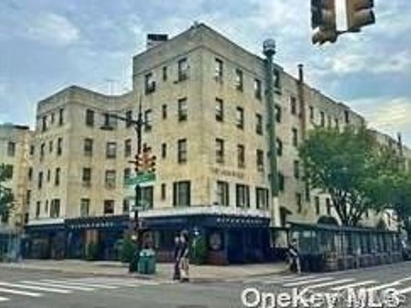 21-05 33 Street, Unit 5F, Astoria, NY 11101