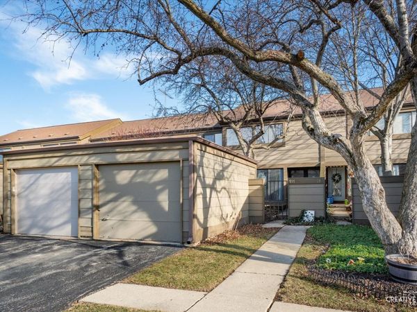 111 Aberdeen Court, Geneva, IL 60134