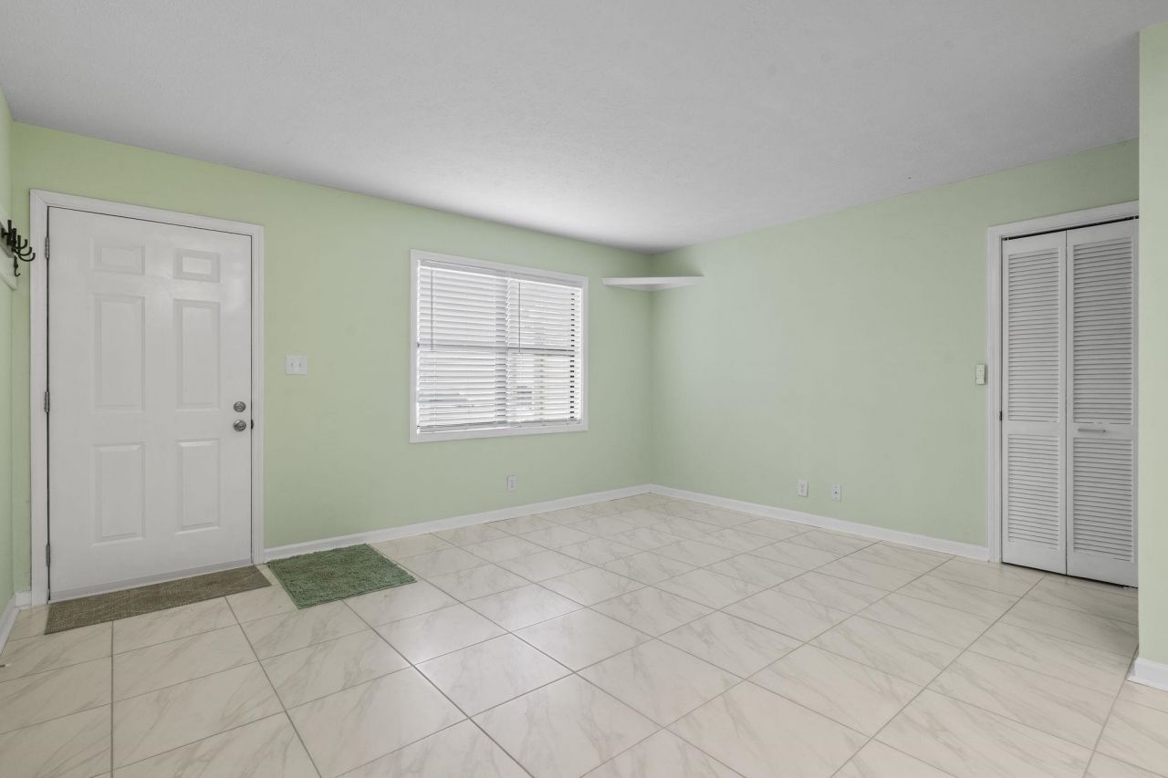 209 Cedar St. Photo 11