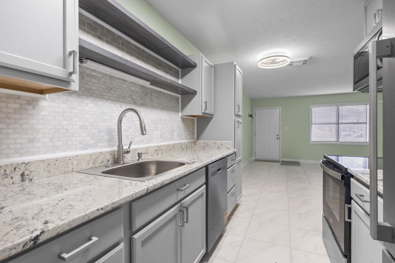 209 Cedar St. Photo 14