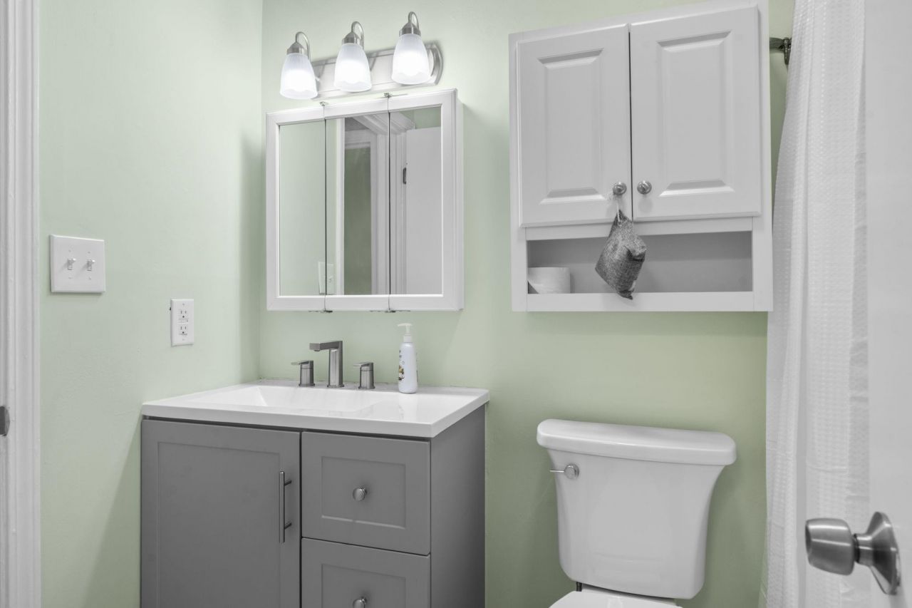 209 Cedar St. Photo 6