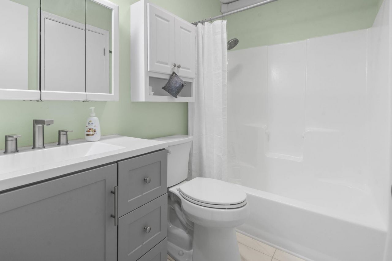 209 Cedar St. Photo 7