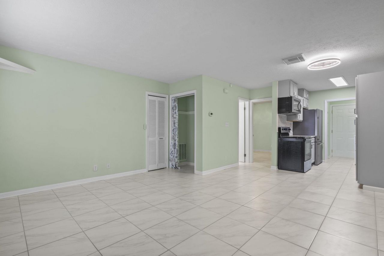 209 Cedar St. Photo 8