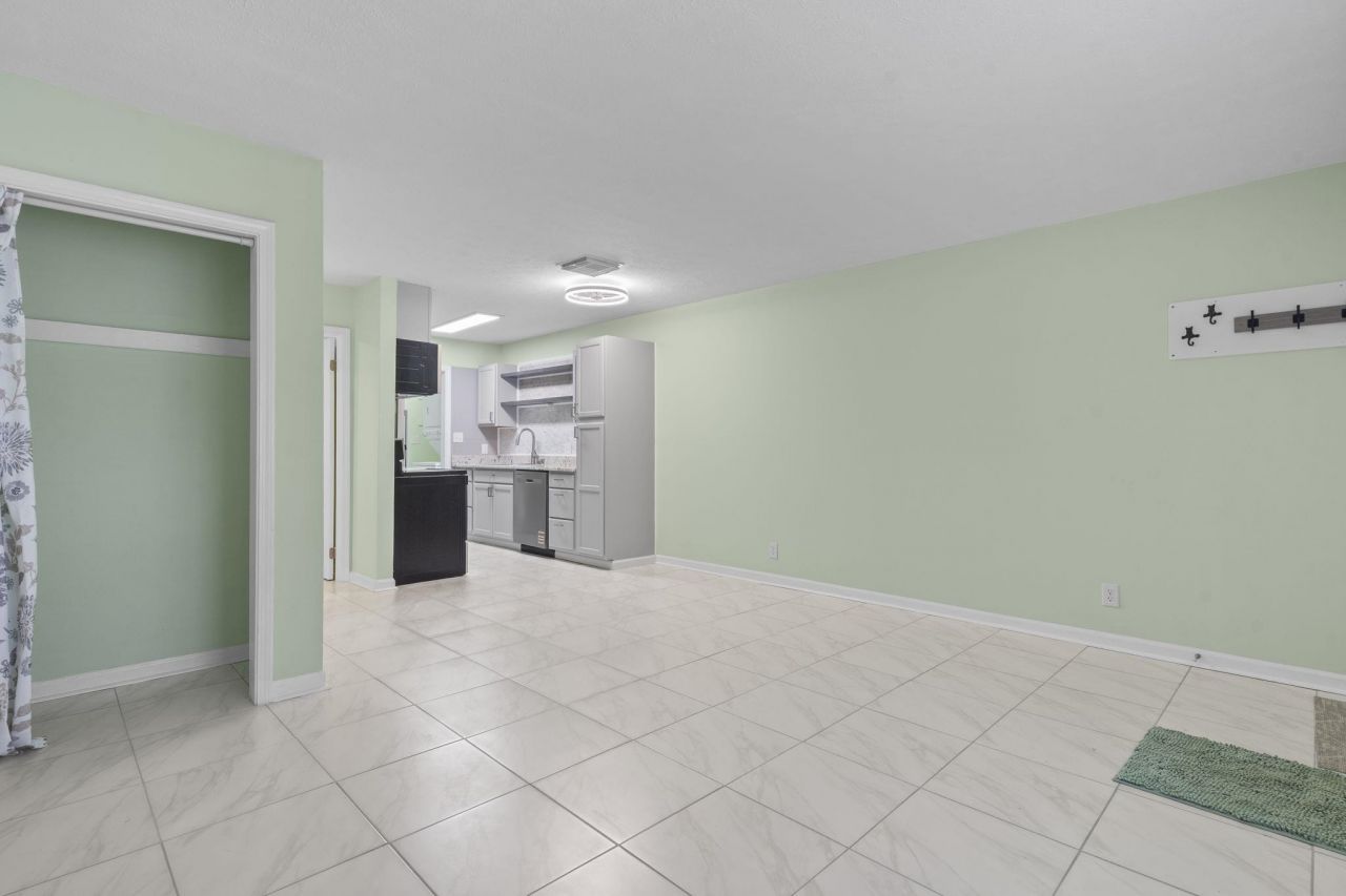 209 Cedar St. Photo 9