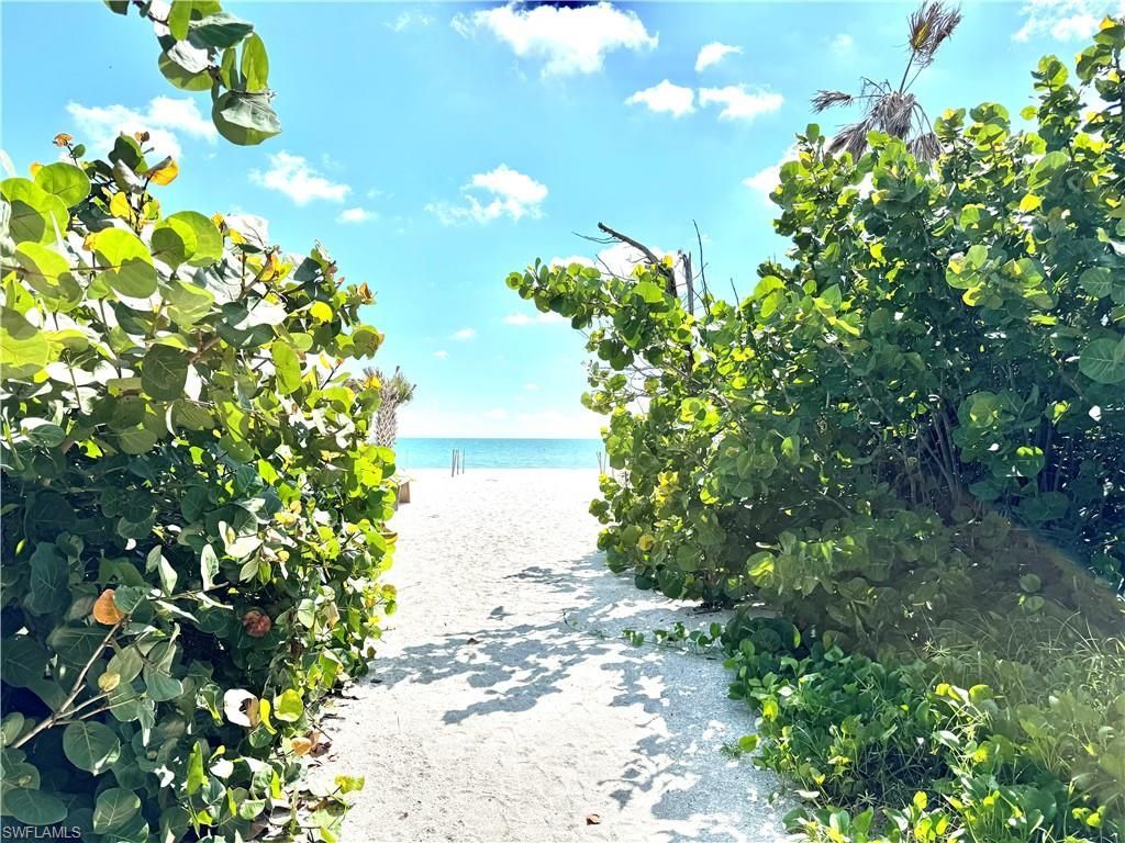 4353 Gulf Pines Dr, Sanibel, FL 33957 Photo