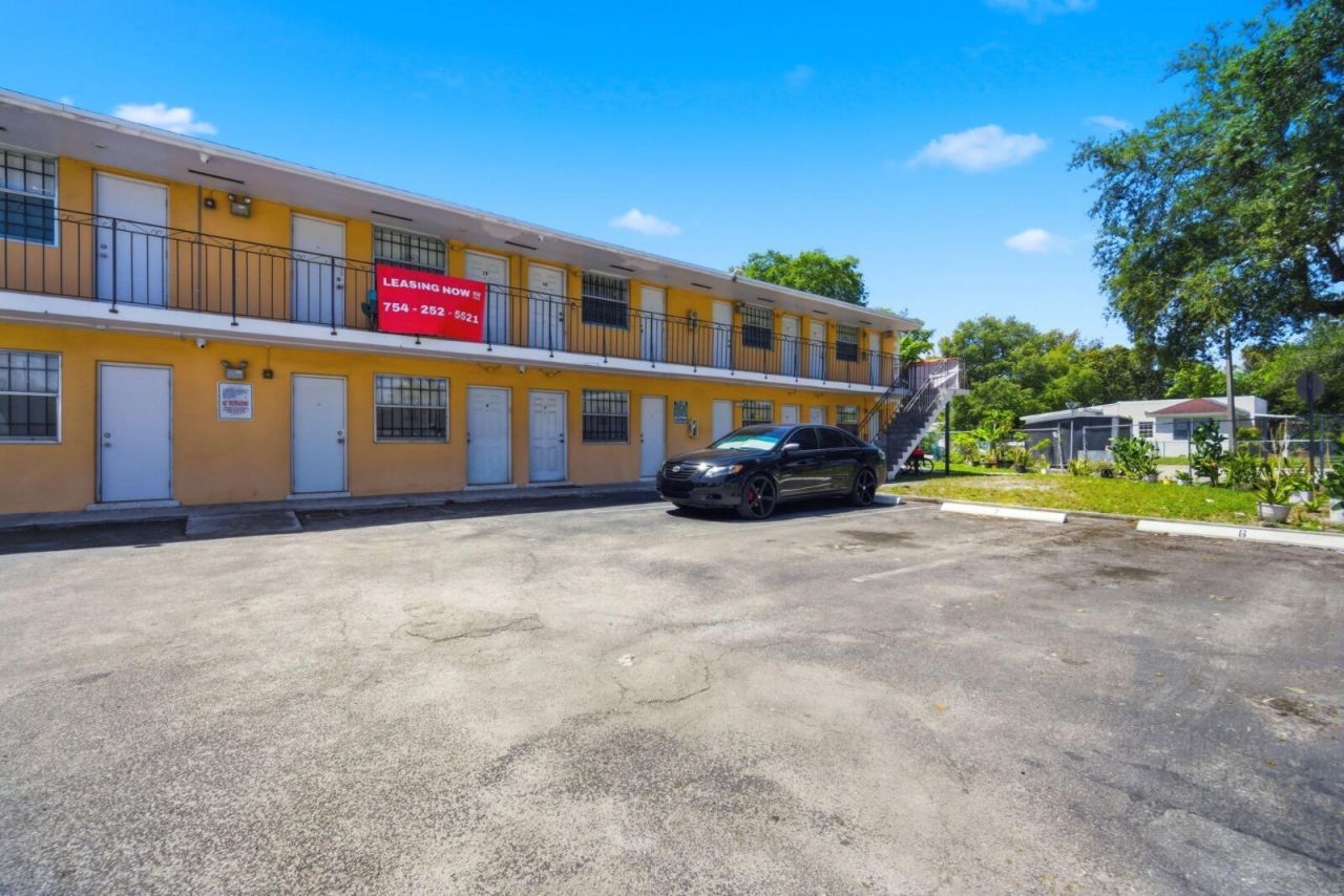 750 NW 56th Street, Unit 4, Miami, FL 33127 Photo