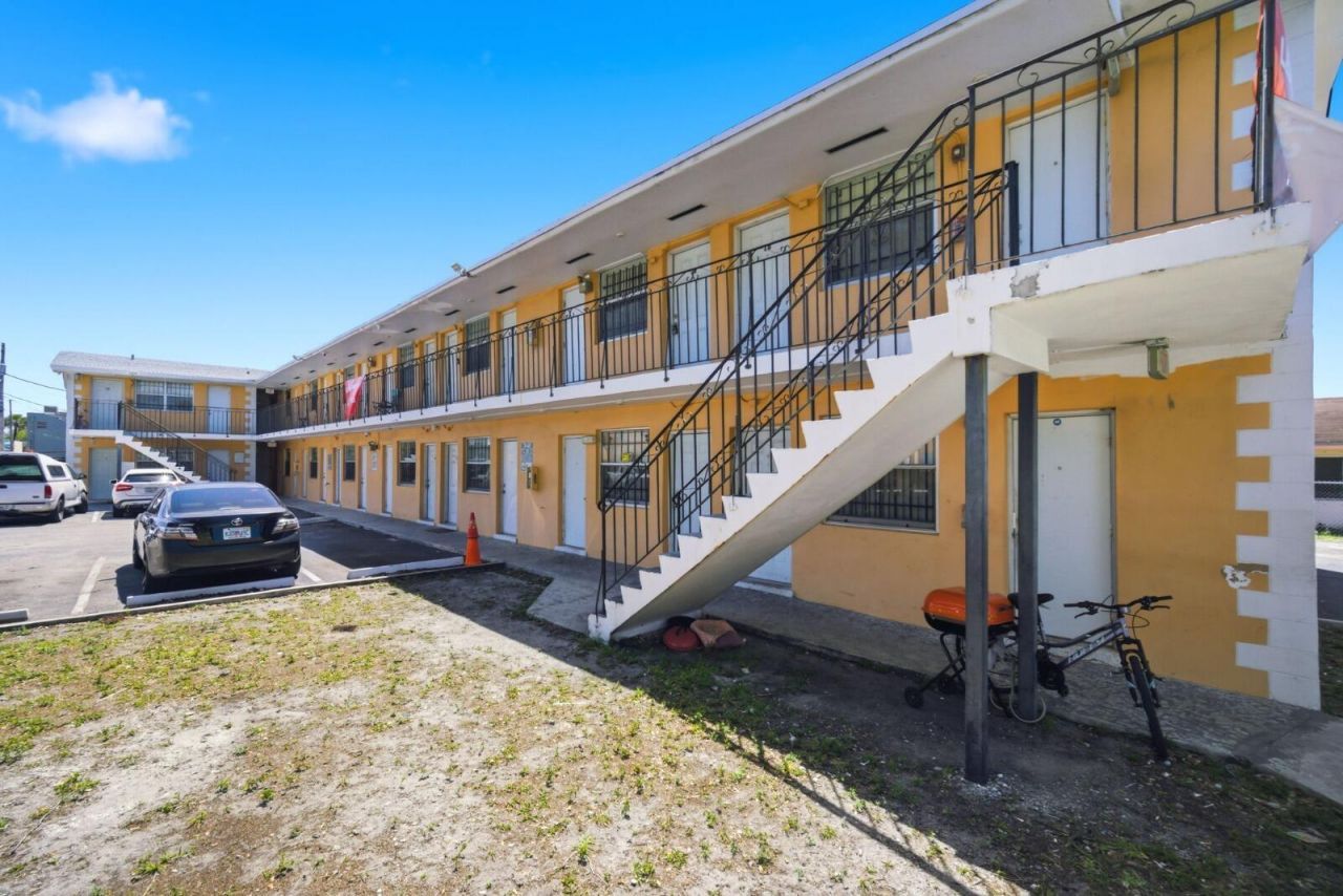 750 NW 56th Street, Unit 4, Miami, FL 33127 Photo